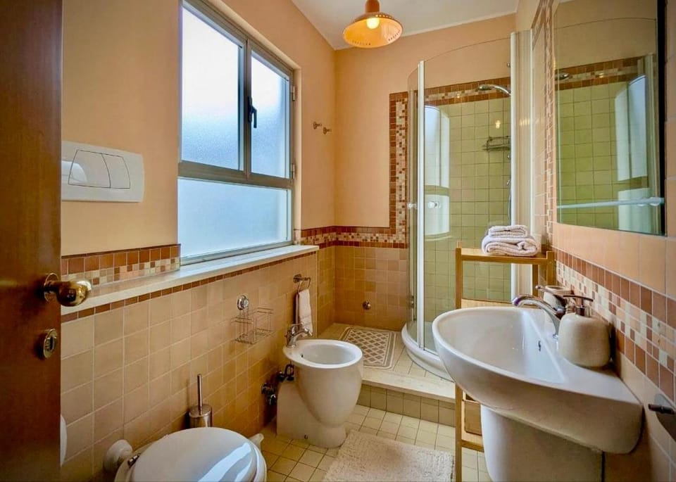 Shower, Bathroom, bidet