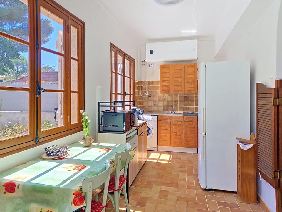 Holiday Home Les Glycines by Interhome House in Fréjus