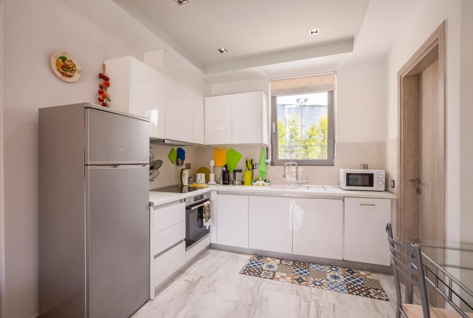 Kitchen or kitchenette, oven, stove