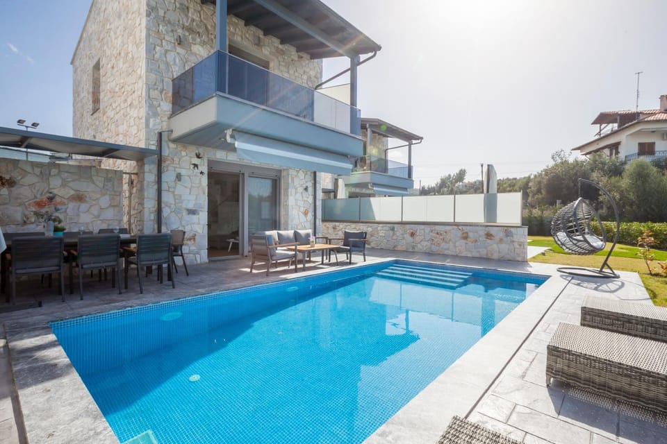 Property building, Patio, Day, View (from property/room), Balcony/Terrace