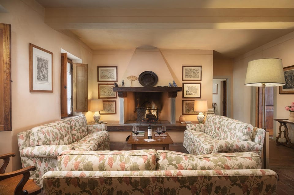 Living room, Seating area