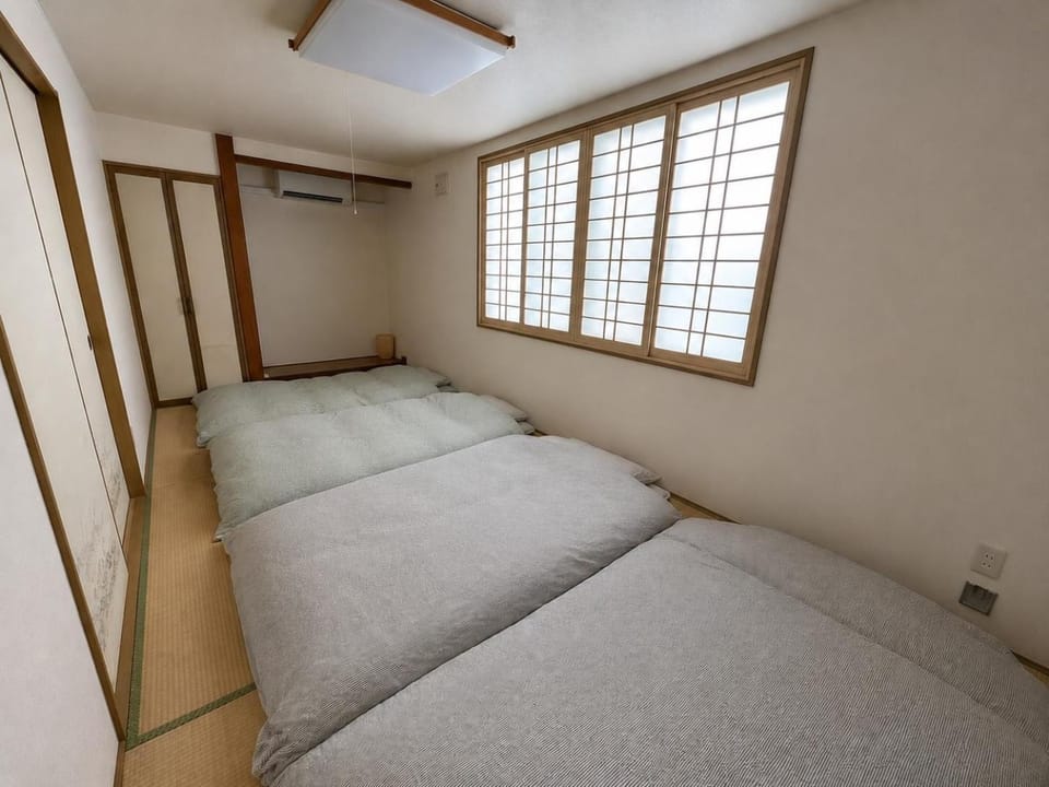 Bedroom, air conditioner
