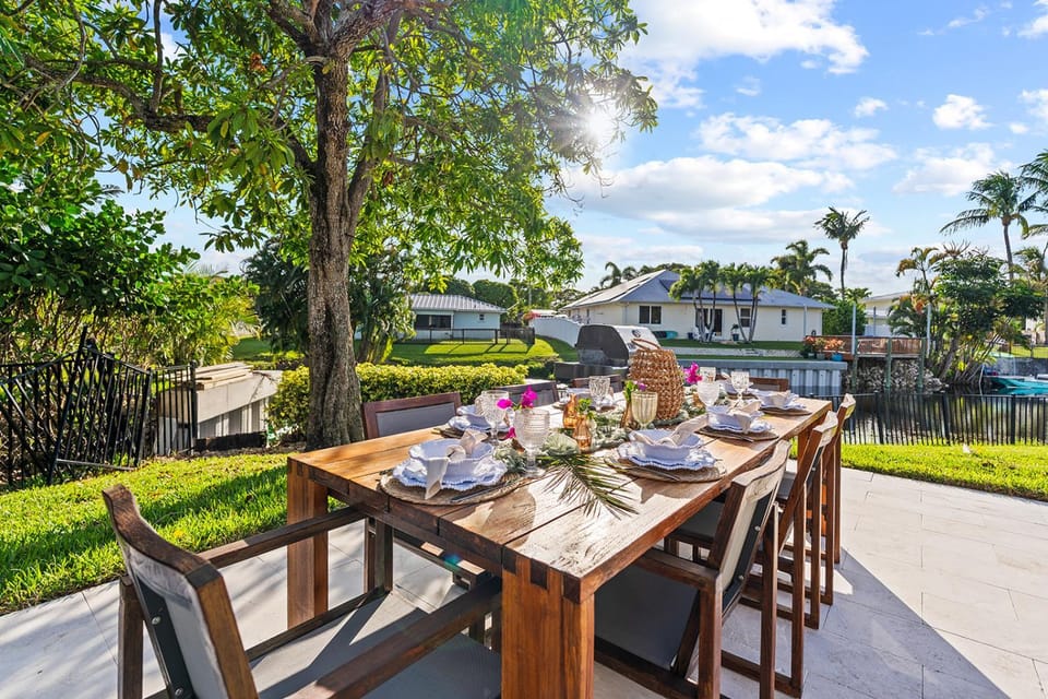 Waterfront Luxury New Listing Discount House in Boynton Beach