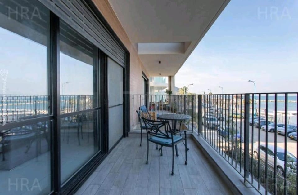 Beachfront Bat Galim 1 BDR By Lime Luxe Apartment in Haifa