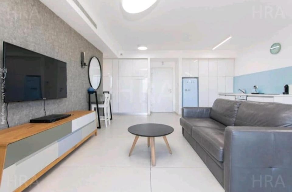 Beachfront Bat Galim 1 BDR By Lime Luxe Apartment in Haifa
