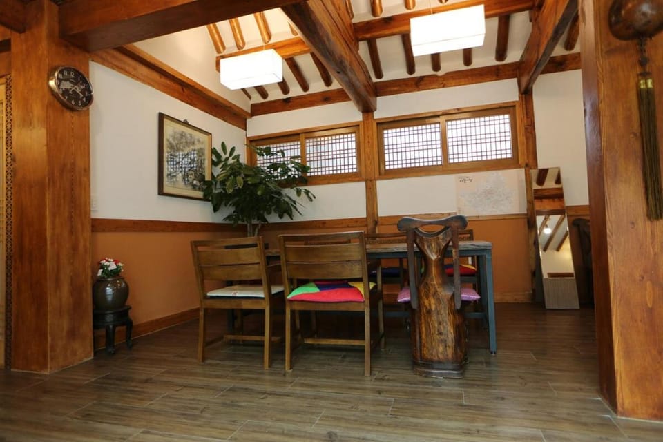 TV and multimedia, Living room, Dining area