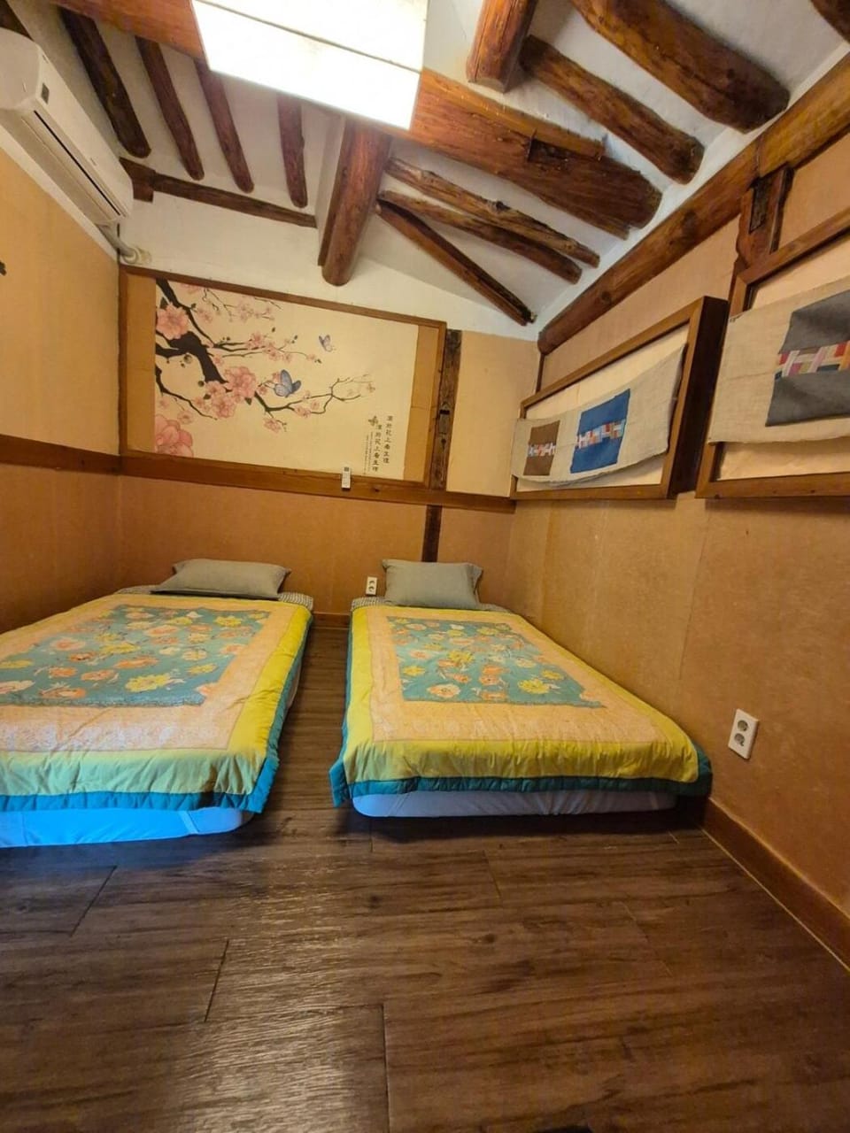 Bed, air conditioner