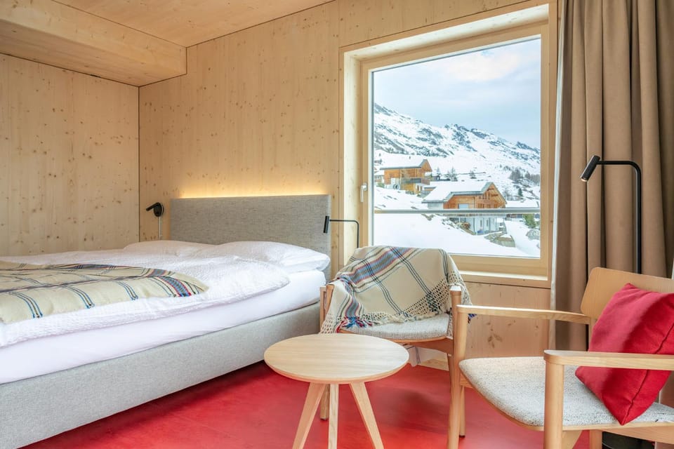 Bed, Natural landscape, Winter, Photo of the whole room, Seating area, Bedroom, Mountain view