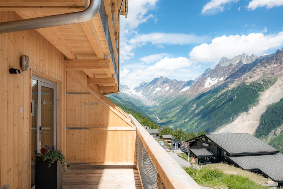 Property building, Facade/entrance, Day, Summer, View (from property/room), Mountain view