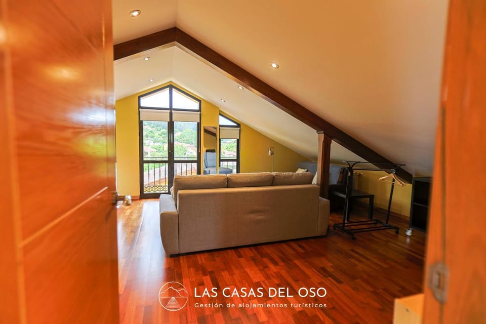 Villa Castañéu - Las Casas del Oso House in Asturias
