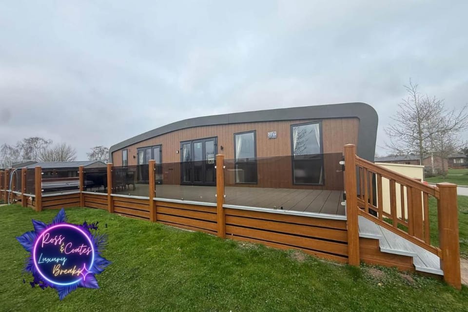 Quirky Quarters - 35 Misty Bay House in Tattershall