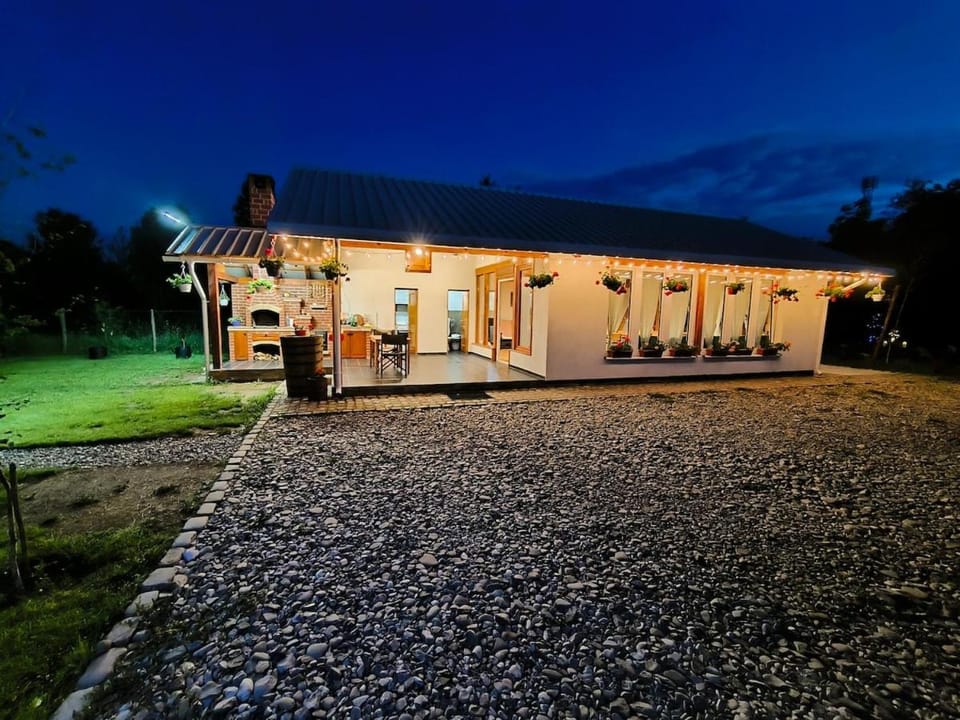 Căsuțele H - Cabana 3 A-Frame cu Ciubăr Cheile Doftanei Chalet in Prahova, Romania