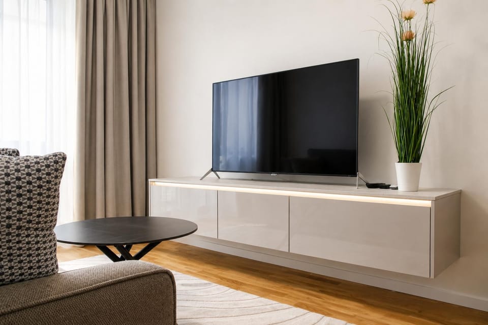 Communal lounge/ TV room, TV and multimedia, Living room