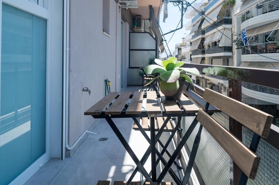 Harmony Awaits A Apartment in Pireas