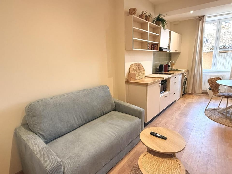 TV and multimedia, Living room, heating, internet