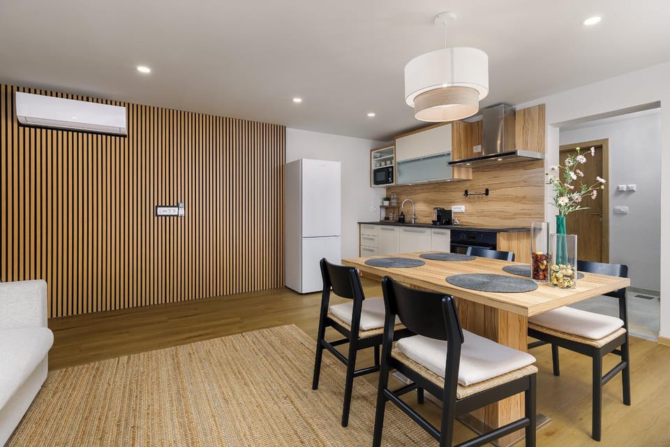 Kitchen or kitchenette, Living room, Dining area