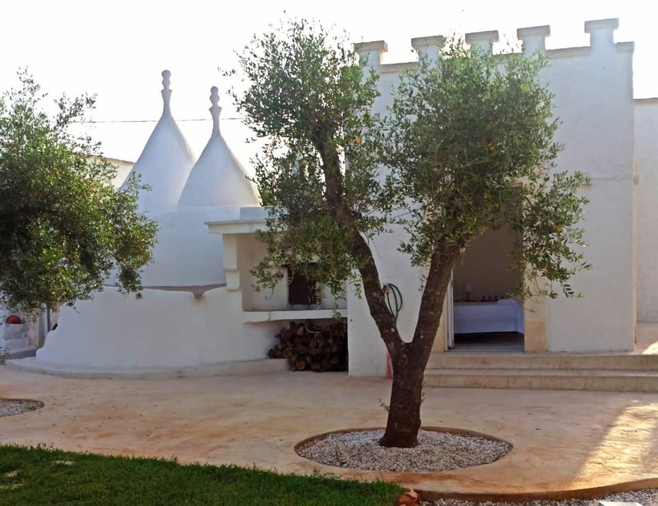 Property building, Garden, Landmark view