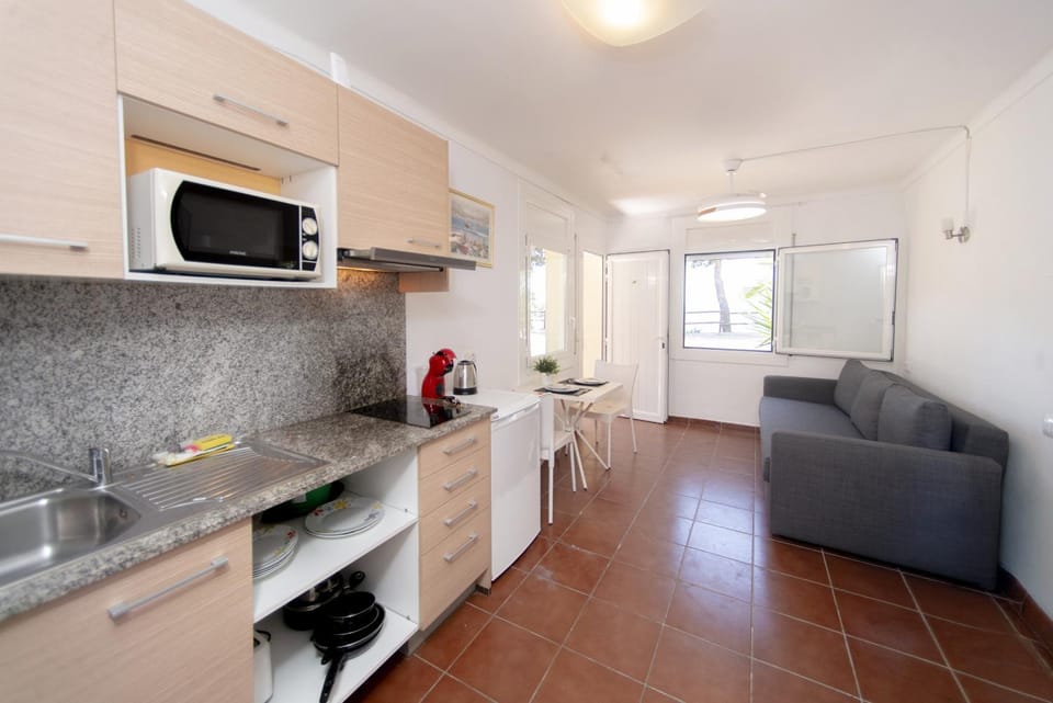 Kitchen or kitchenette, Living room