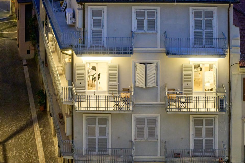 Property building, Balcony/Terrace
