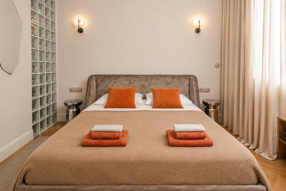 Bed, Photo of the whole room, Bedroom
