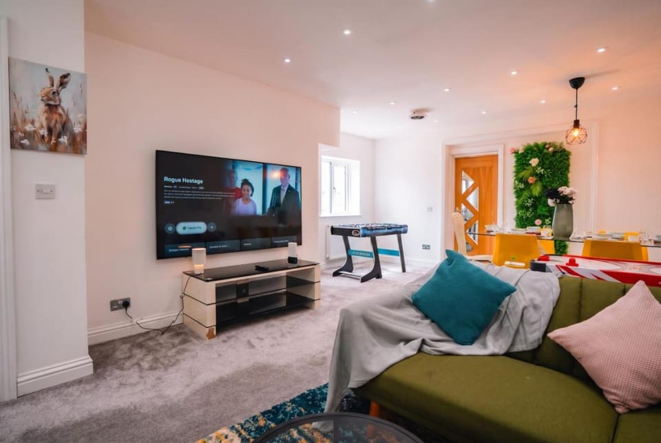 TV and multimedia, Living room, Seating area