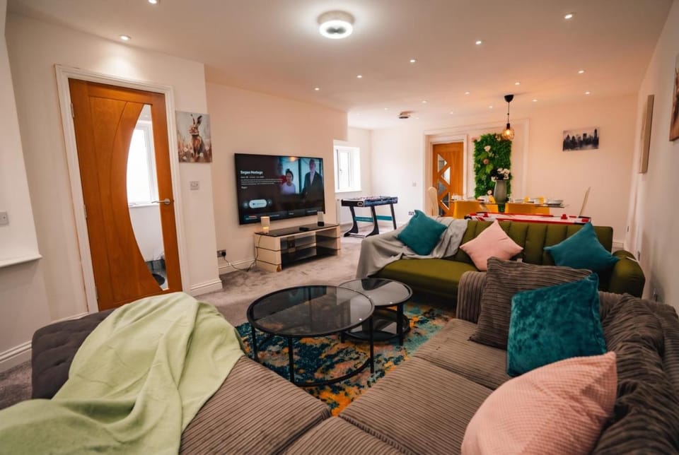 TV and multimedia, Living room, Seating area