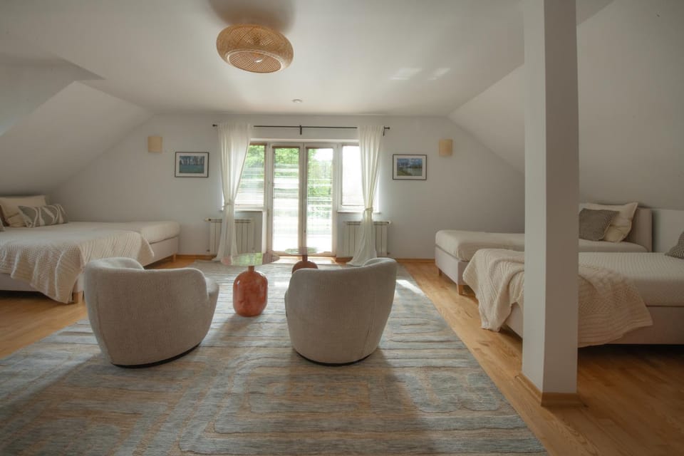 Photo of the whole room
