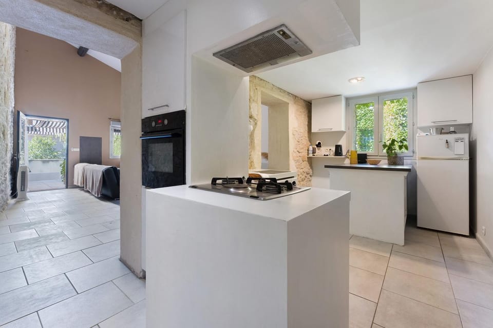 Kitchen or kitchenette, Living room