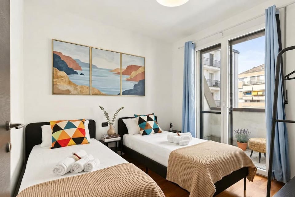 Bed, Balcony/Terrace, Bedroom, heating, air conditioner