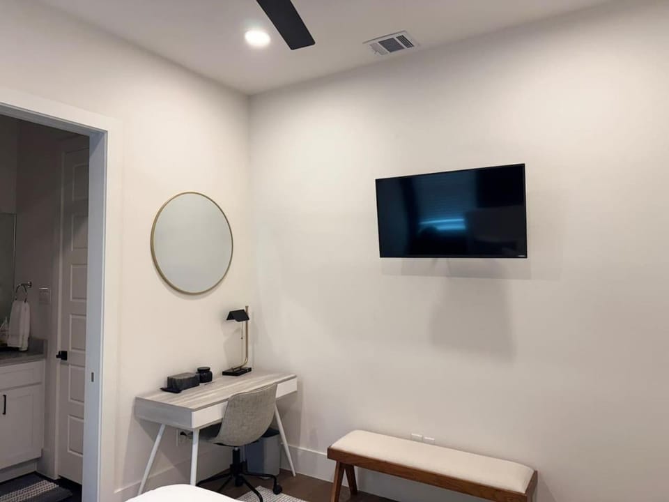 Downtown Dallas Oasis Studio Apartment in Dallas