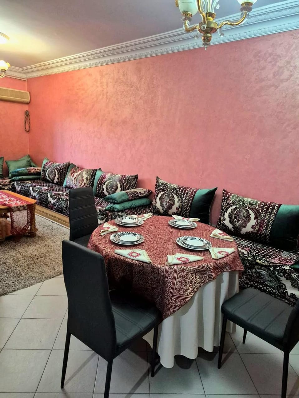 Living room, Seating area, Dining area