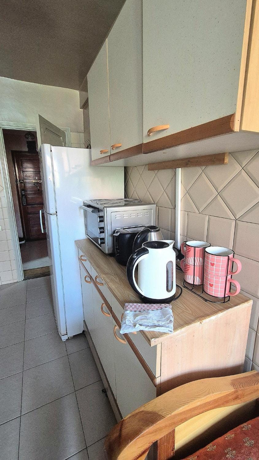 Coffee/tea facilities, Kitchen or kitchenette, stove, toaster
