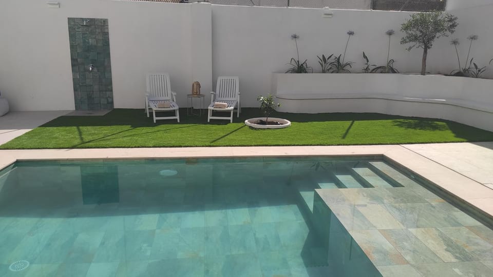 Patio, Garden, Garden, Balcony/Terrace, Pool view, Swimming pool, Swimming pool, sunbed