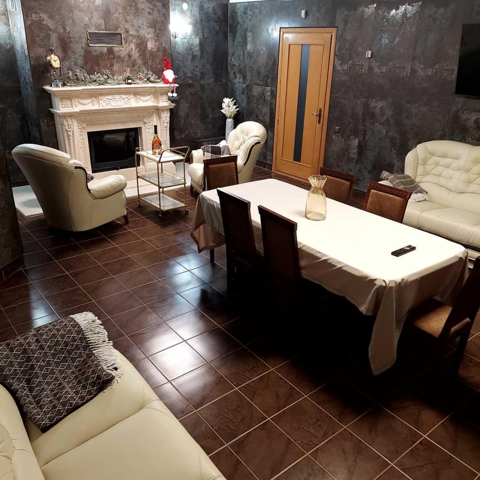 Оксамитове ретро House in Ukraine