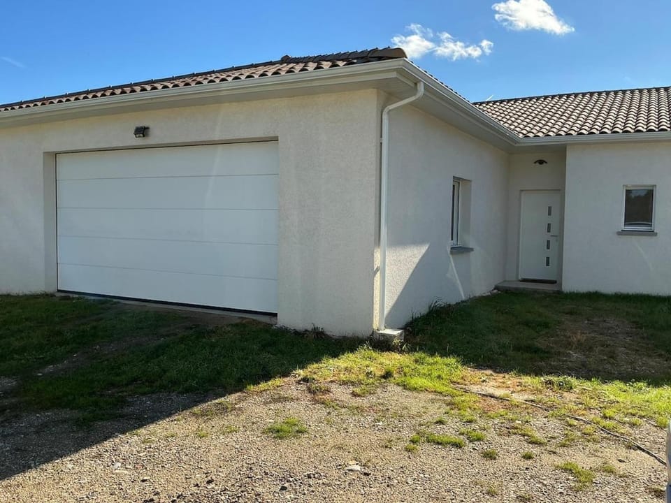 Large quiet house Apartment in Auvergne-Rhône-Alpes