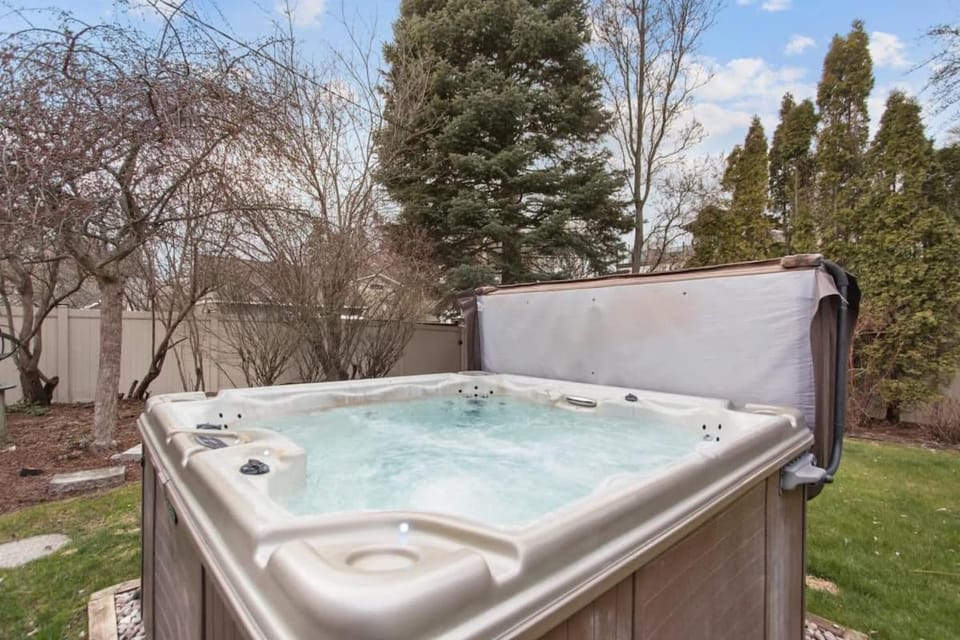Day, Garden, Hot Tub