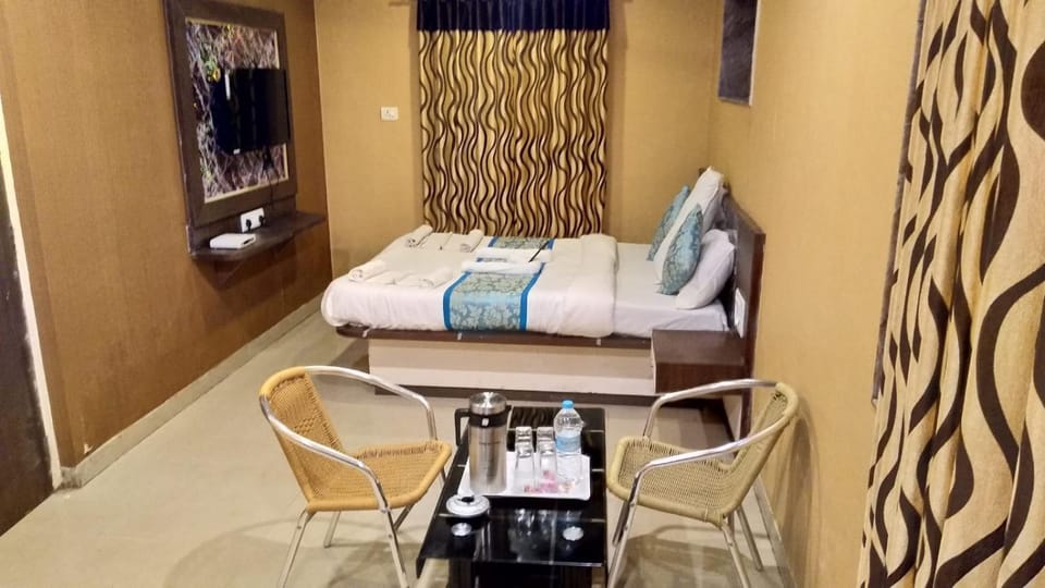 Bright holidays Hotel in Maharashtra
