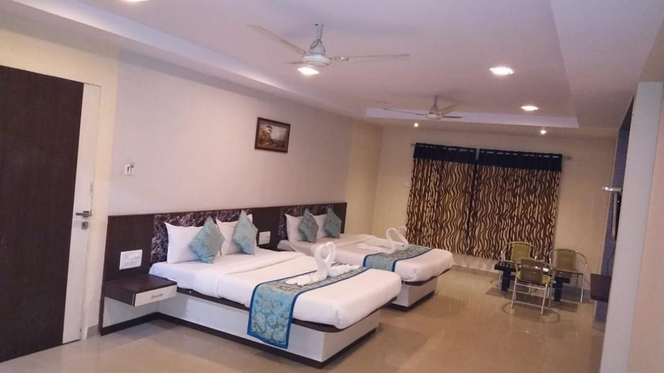 Bright holidays Hotel in Maharashtra