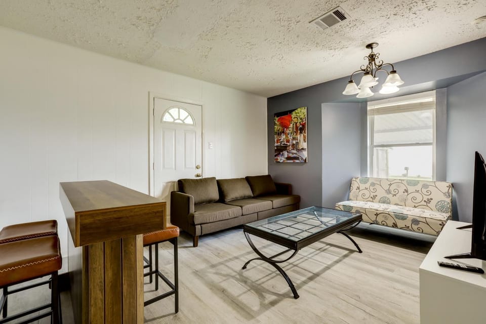 Suburban Sanctuary: Magnolia Home w/ Backyard! House in Texas