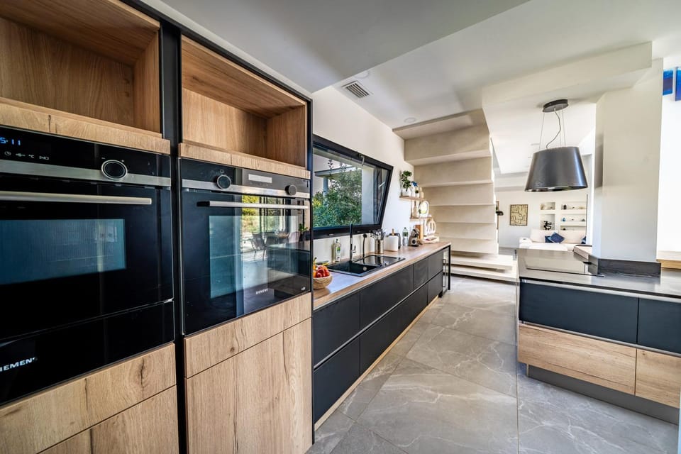 Kitchen or kitchenette, Communal kitchen