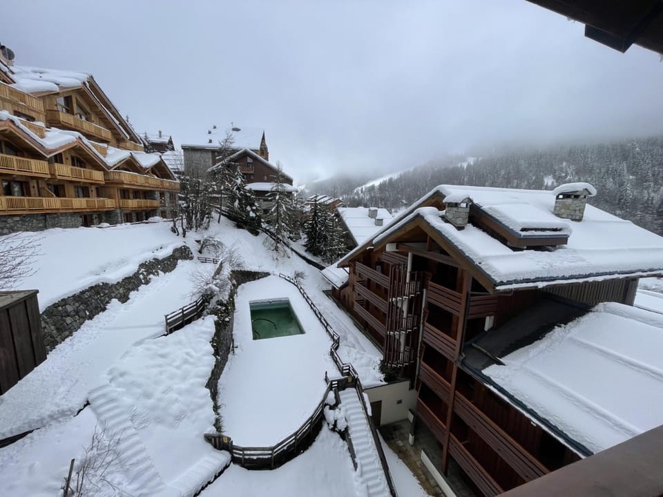 Appartement de charme Meribel Centre et a 200m des pistes Apartment in Les Allues