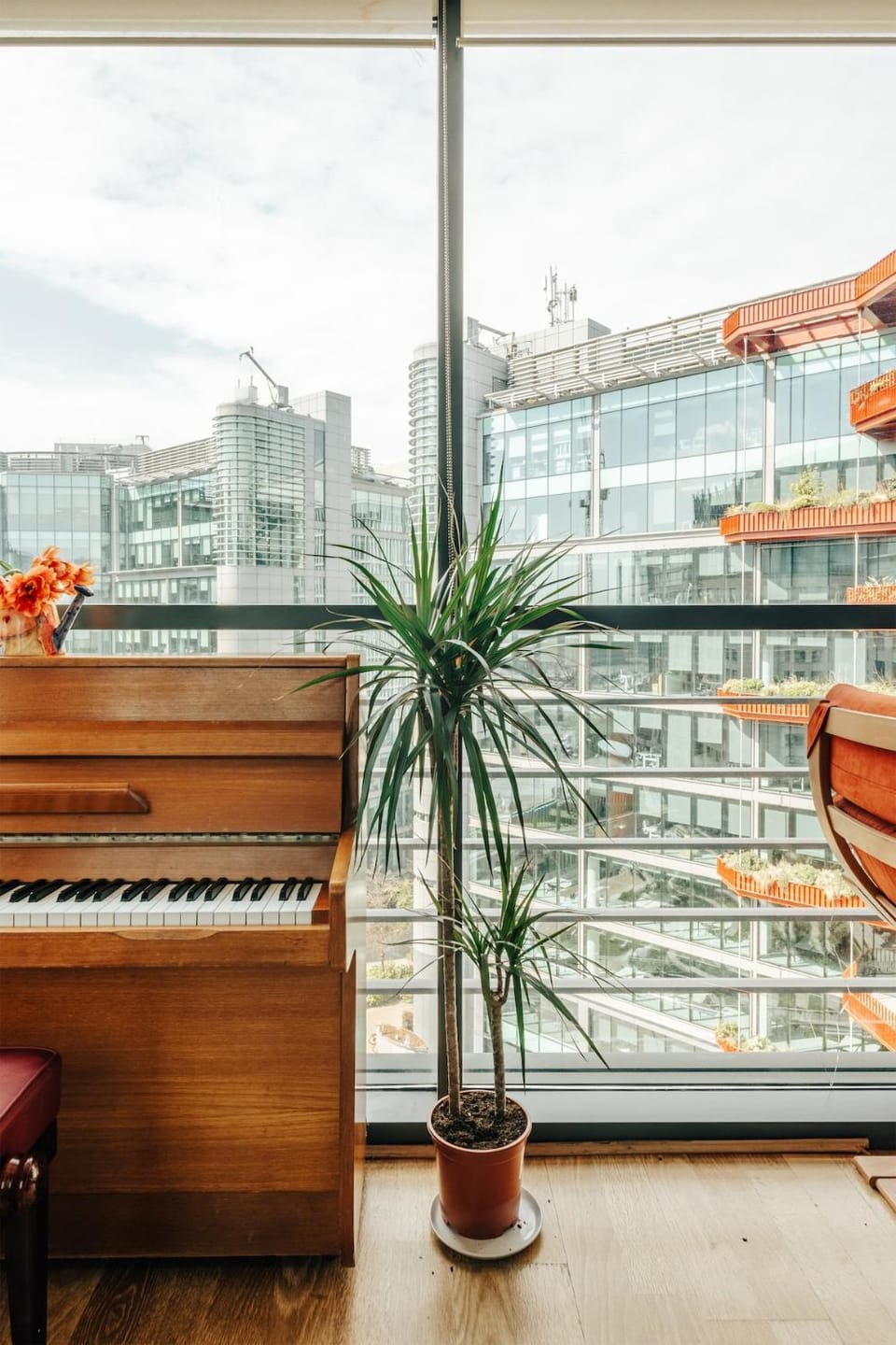 Light-Filled Canalside Apartment with Balcony & AC, Paddington Apartment in City of Westminster