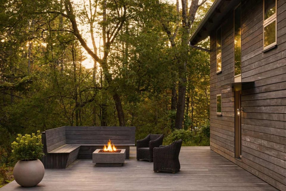Skyhawk Cabin - Refined Modern Getaway with Hot Tub Cabin in Brownsville