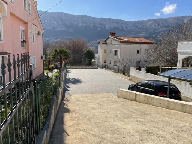 Property building, Inner courtyard view, Parking