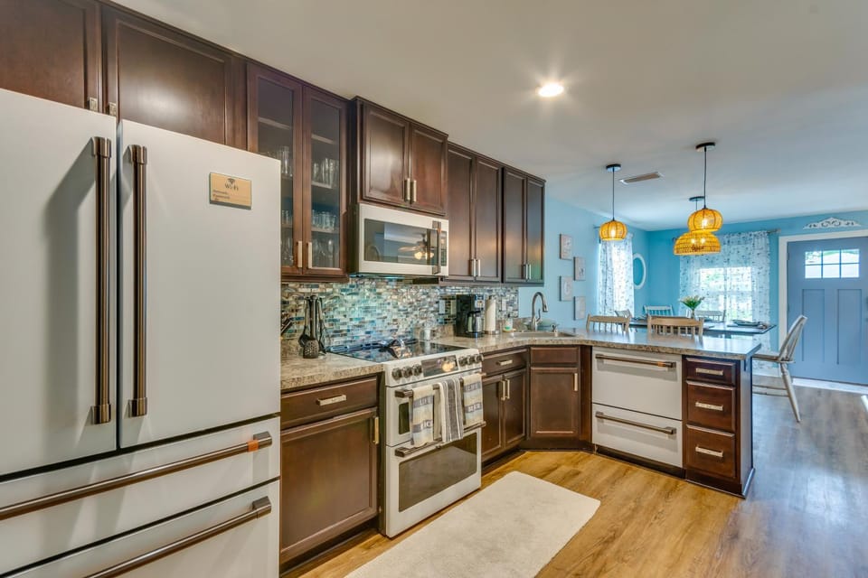 Downtown Gem: Walk to Restaurants & Palafox St! House in Pensacola