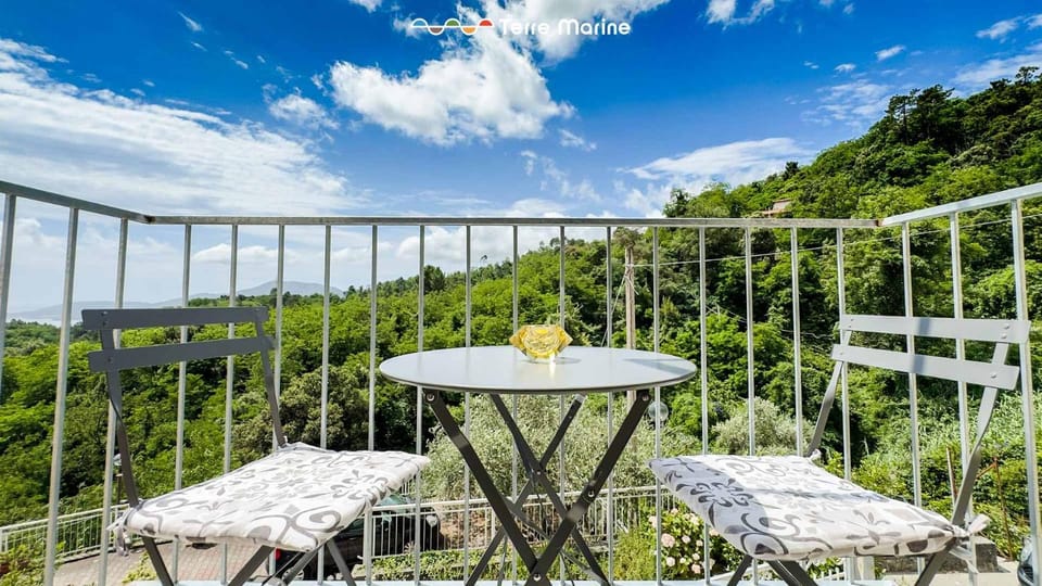 Il Borgo del Silenzio-Con te Partirò, Terre Marine Apartment in La Spezia