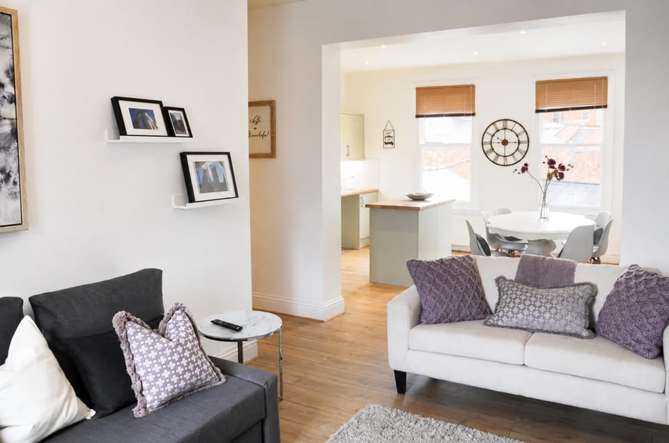 Living room, Dining area, kitchen, kitchen