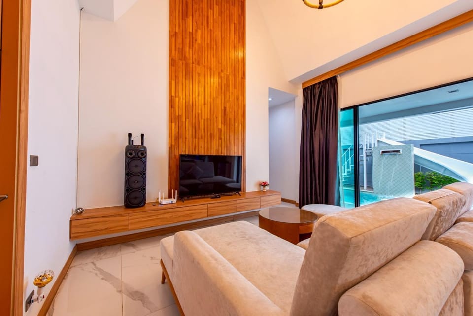 King Arthur Pool Villa Villa in Pattaya City