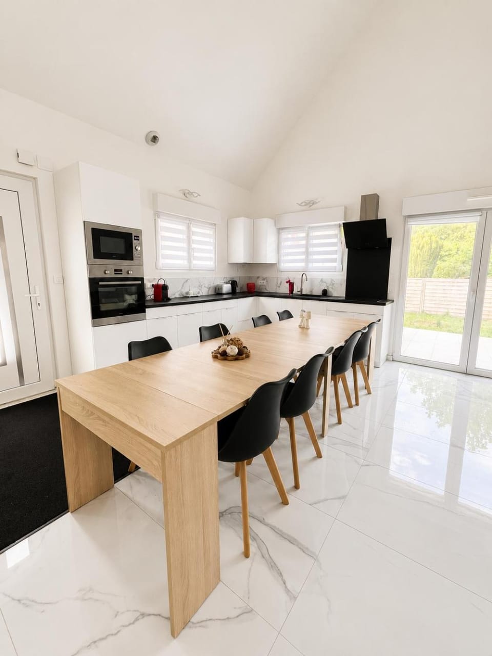 Kitchen or kitchenette, Dining area, dishwasher, oven, stove, toaster
