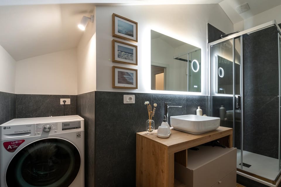 Shower, Bathroom, washing machine